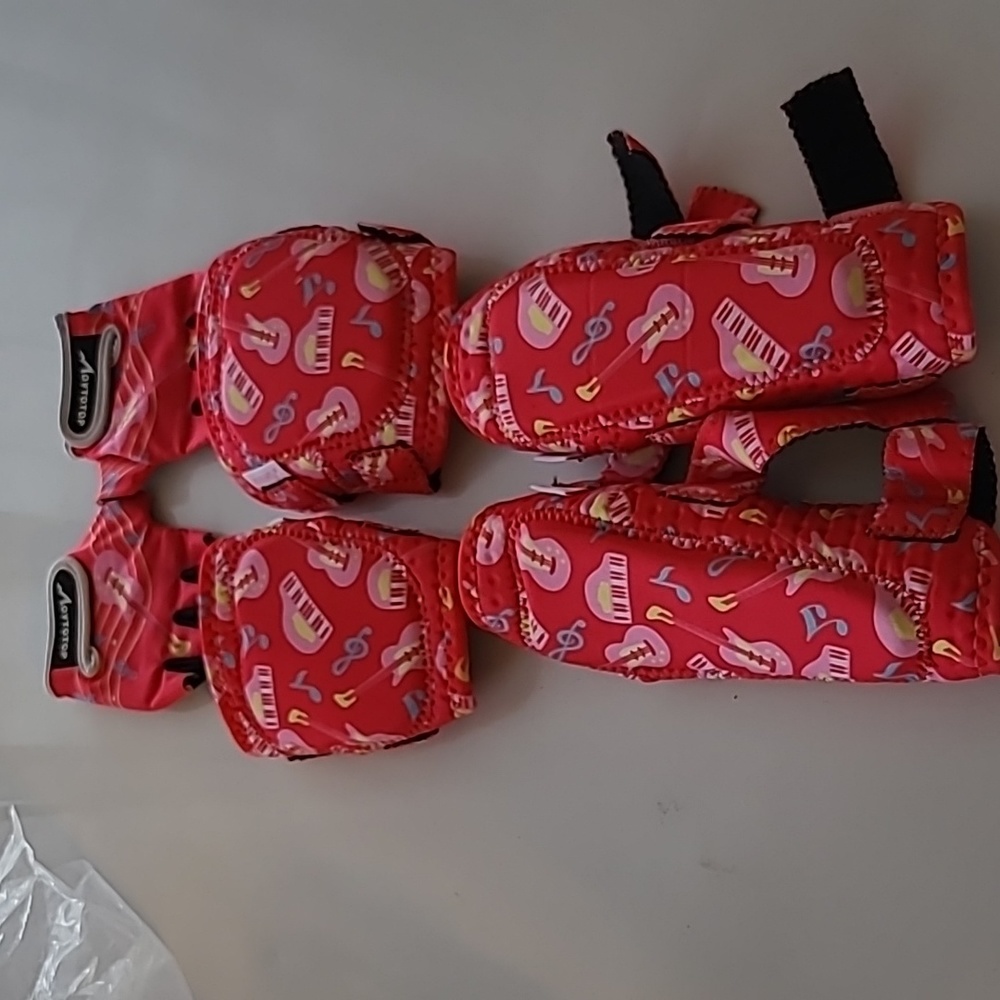 3 piece kids protective gear for hands knees and elbows